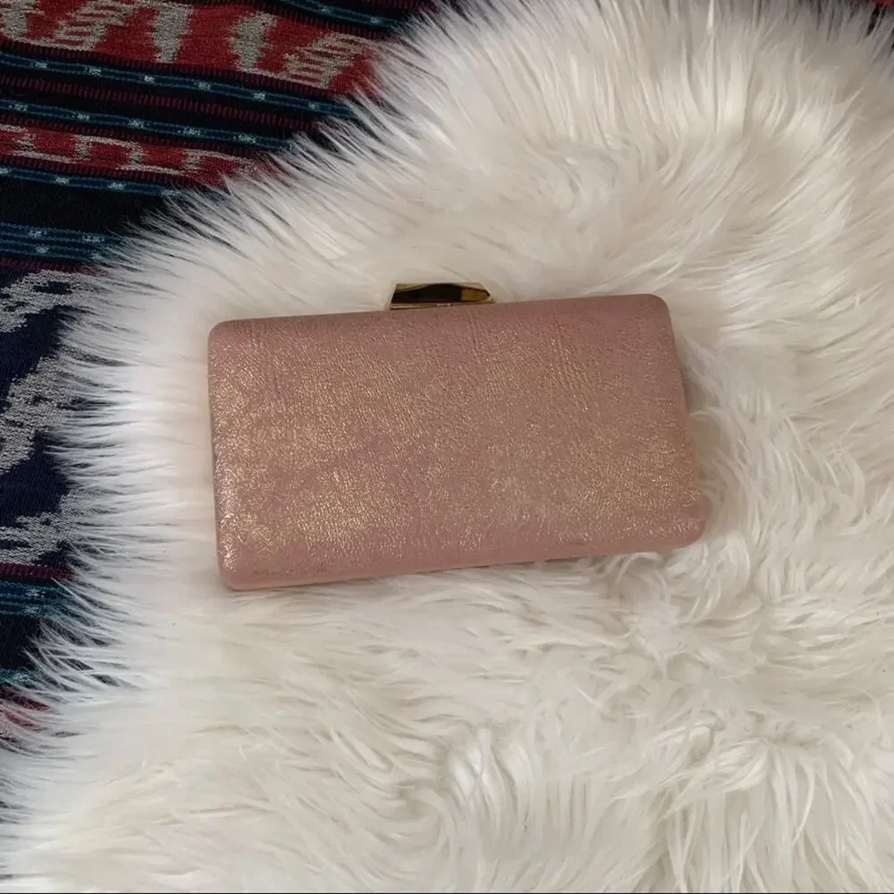 Sondra Roberts Baby Pink Blush Metallic clutch - Picture 3 of 10